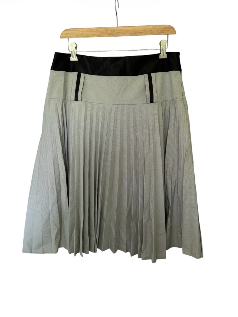 Norm Pleated A-Line Skirt in Light Gray with Black Waistband